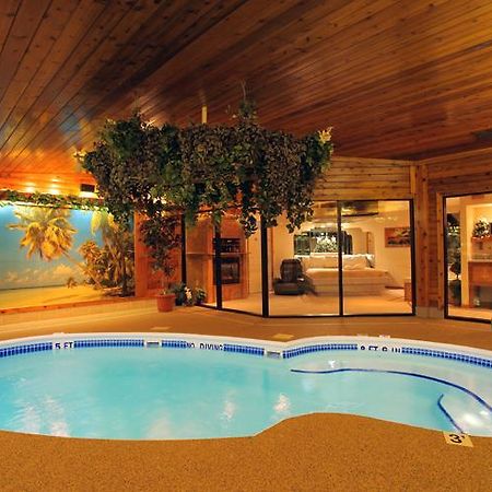 Sybaris Pool Suites - إنديانابوليس الغرفة الصورة