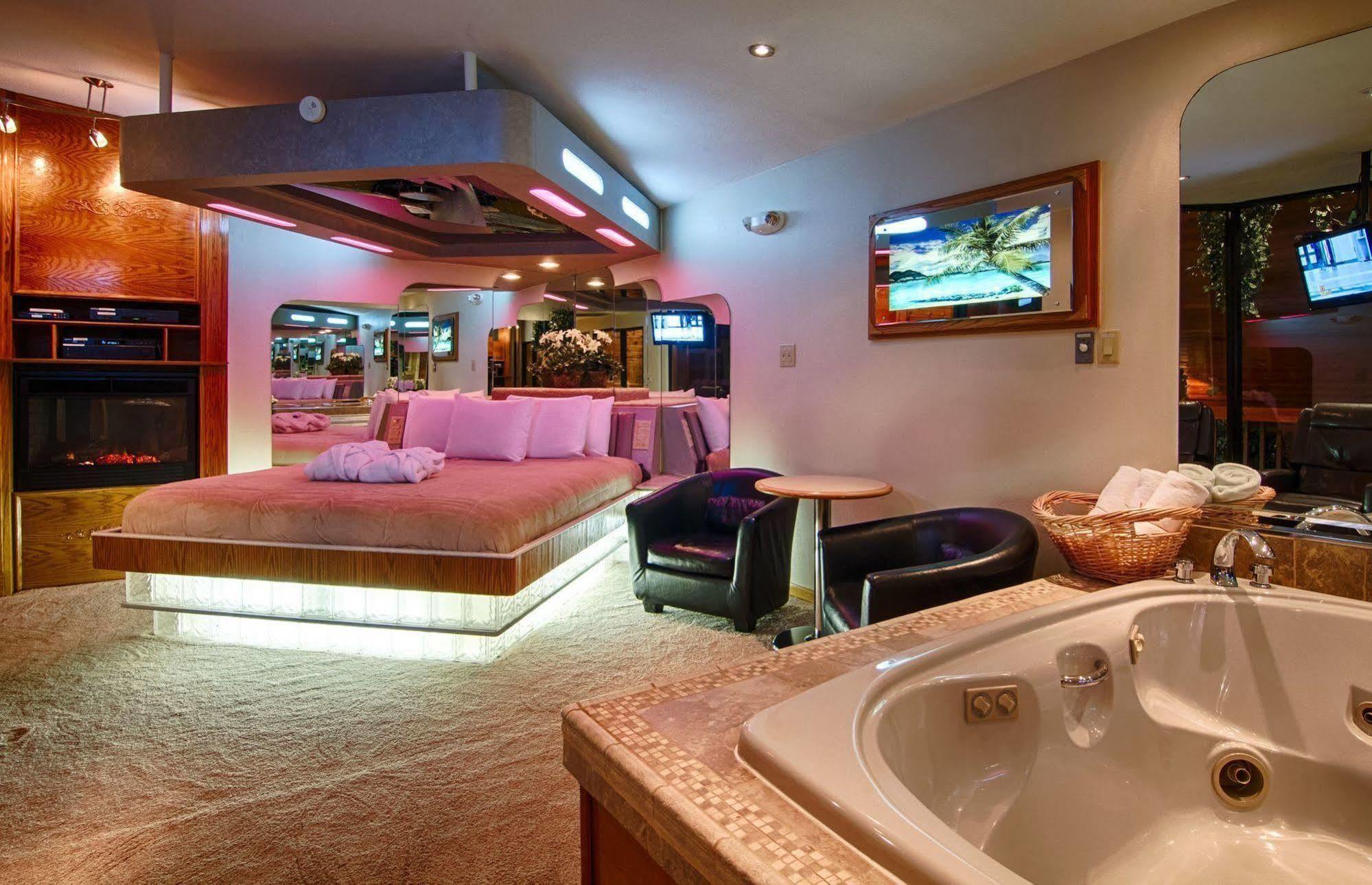 Sybaris Pool Suites - إنديانابوليس المظهر الخارجي الصورة