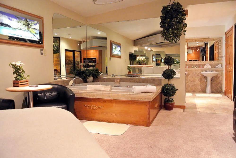 Sybaris Pool Suites - إنديانابوليس المظهر الخارجي الصورة