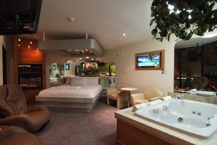 Sybaris Pool Suites - إنديانابوليس الغرفة الصورة